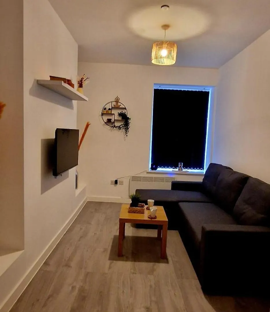 Supervalue Suite 9 - Fast Wifi, Hotel Linen, Keyless Entry, City Only 10 Mins - By Property Promise Cardiff 0*,  United Kingdom
